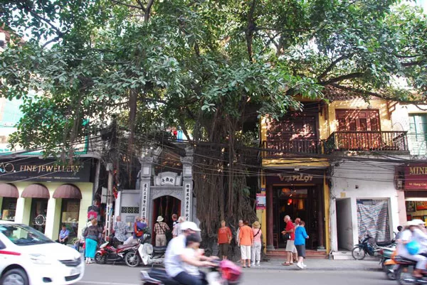 Hang Gai Street: A Textile Lover’s Paradise in Hanoi